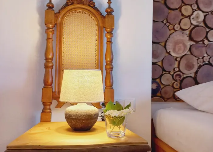 兰德豪夫克罗伊茨索基特公寓 公寓 *